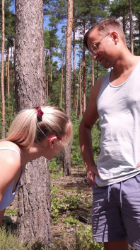 Niemiecka okulary Vivi Vallentine uwodzi na ryzykowny seks na świeżym powietrzu nieznajomego