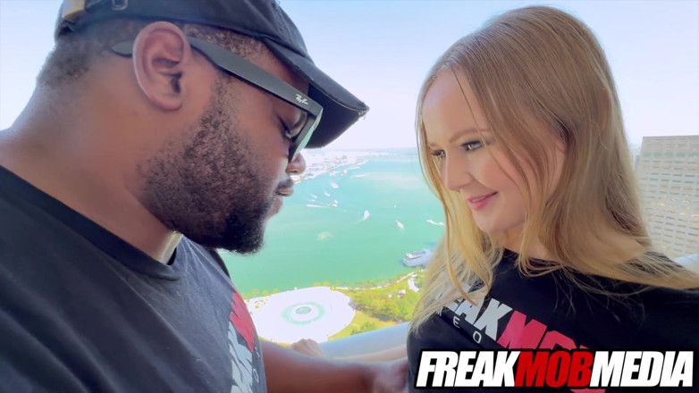 Freak Mob Media: Nữ hoàng Natalia được chảy tràn tinh dịch