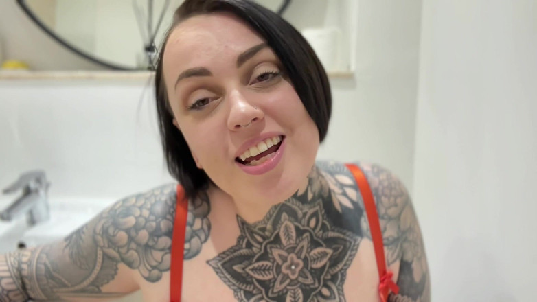 Miss Valentina: Menschliche toilette