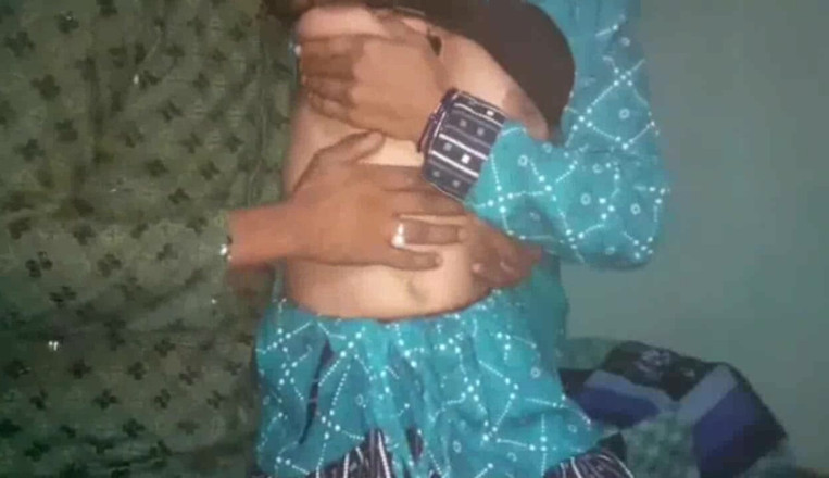 Bhabhi: Bhabhi Hot Chudai Video část 1