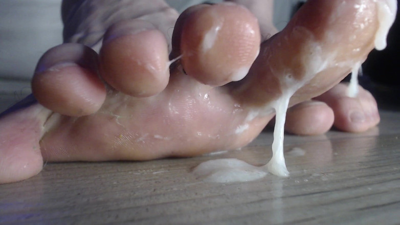 Hunky time: Heteroseksüel yarak boşalma ayakları