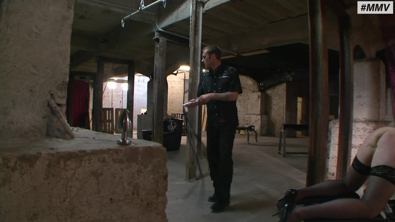 Absolute BDSM: German BDSM buttplug slave