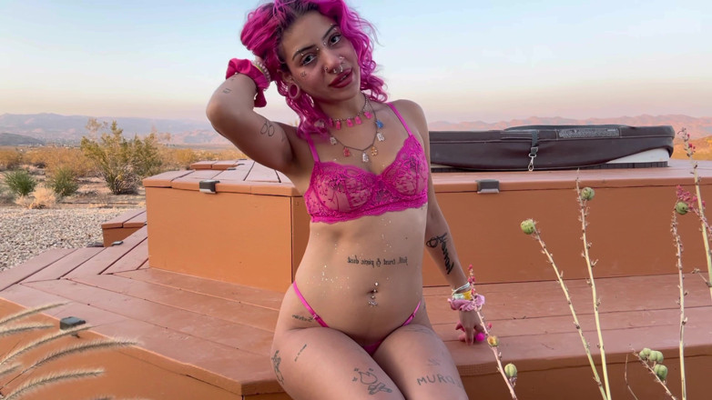 Nali Marie: Desert Whore Spreads Holes Spank Squirting Vibrator Orgasm
