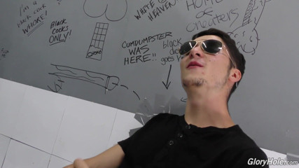 Gloryhole: Riley nixon lutscht schwarzen schwanz - gloryhole