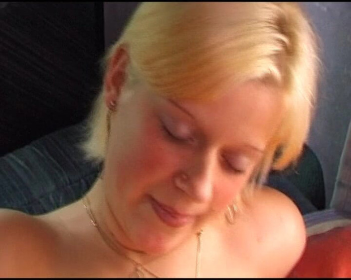 Deutscher hardcore: Fofa senhora da Alemanha tem que se masturbar na câmera