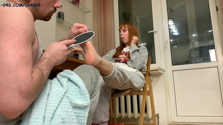 Petite Princesses Femdom: Amateur real femdom foot servitude - Scrubs foot dust of Mistress...