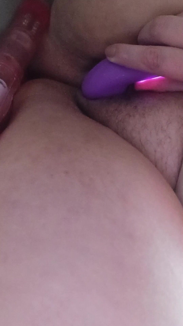 Oleksandra02: Aku suka muasin memekku sendirian