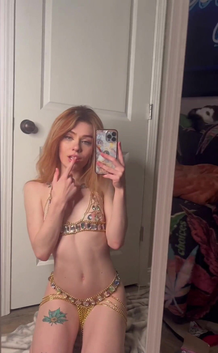 Kinkee Karma: Hehe, NSFW Tiktoks 여기 게시할 수 있는 좋은 일