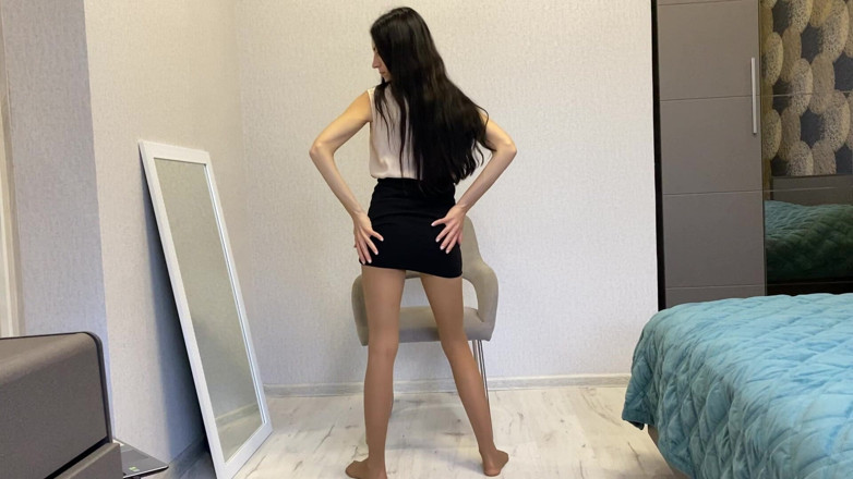 Princess Monica: Femdom Nylon Legs Worship