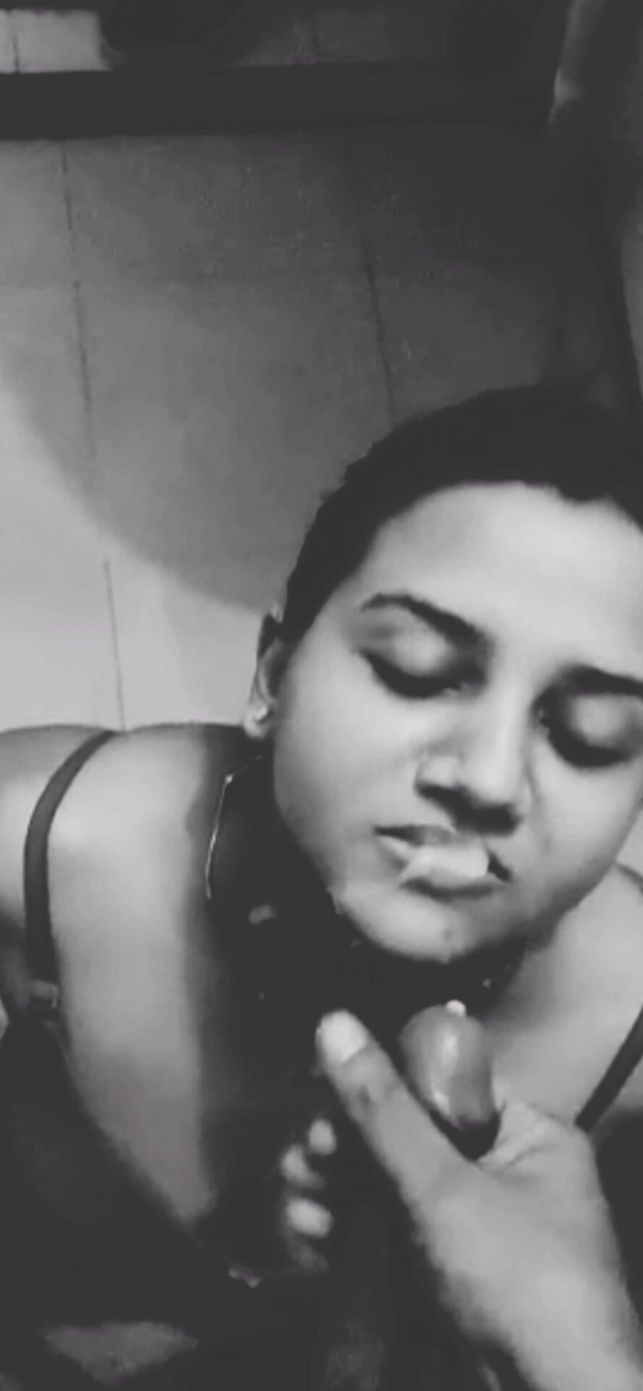 Sanayababhi: Shii, не выходи на мое лицо, в ванной подруги