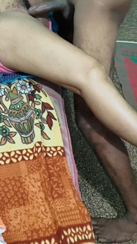 I Talked to an Asian Desi Bhabhi and Made Her Agree to Have Sex