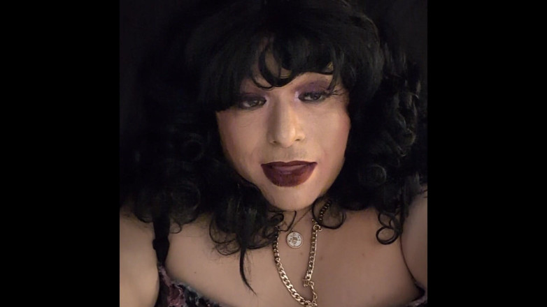 Tongue Lashor 69: Happy Holidays