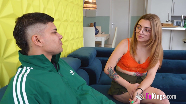 FAKings: Bir porno oyuncusunu becermek ister misin? İsimsiz Genç Bir Adam Divası...