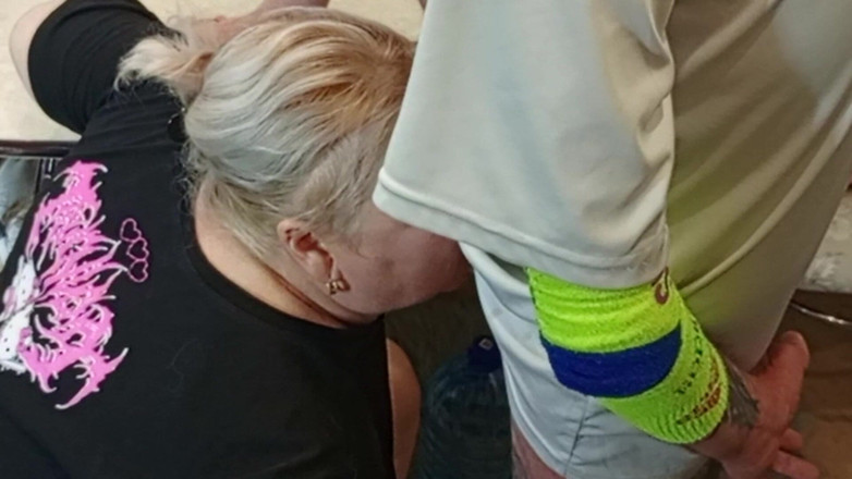 Zona901: Šukání mé macechy do úst v kuchyni a stříkání