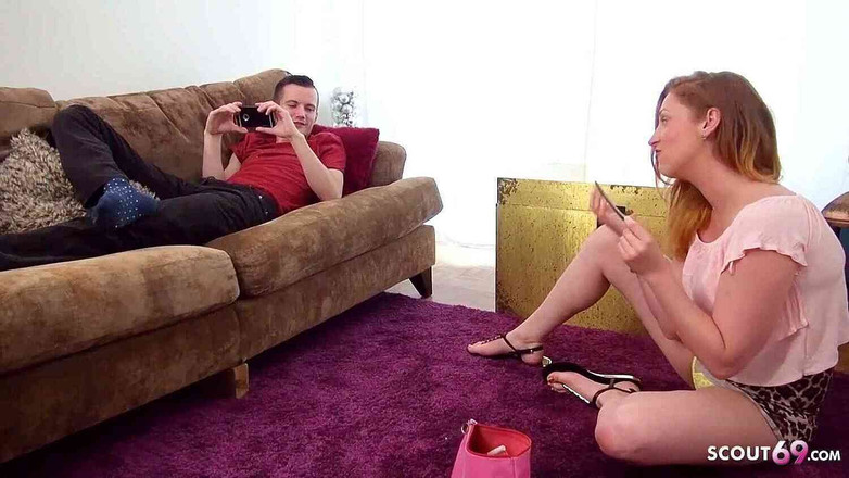 Full porn collection: Рыжая сводная сестра Paris склонила сводного брата потрахаться в одиночестве