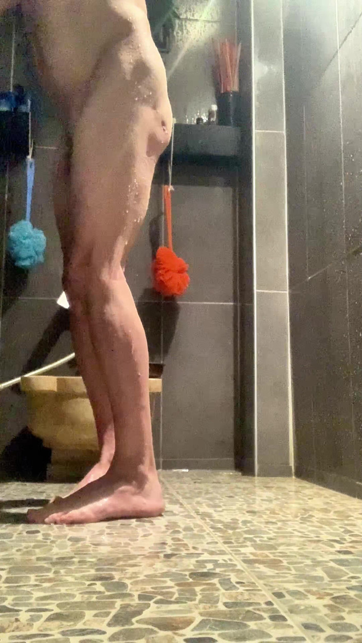 cd_aysemmm: 肛門から精液が溢れ出ている