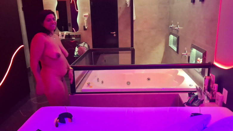 Lukas Zaad: Nghiện ham muốn: âm hộ nóng bỏng của cô ấy khiến tôi đụ...