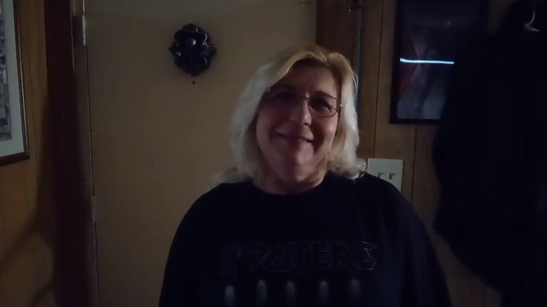 Rob Strokes: Sahabat ibu lagi asik ngentot kontolku