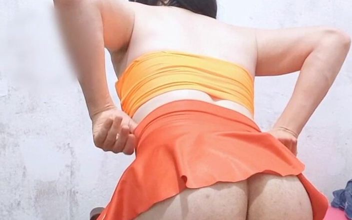 CarolCrossBsB: Velma tremendo sem calcinha