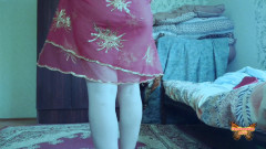 Kitty_Cross: 红肚子舞者裙子热辣的白人娇小变性人 shemsle crossdresser 娘娘腔可爱男孩对女孩