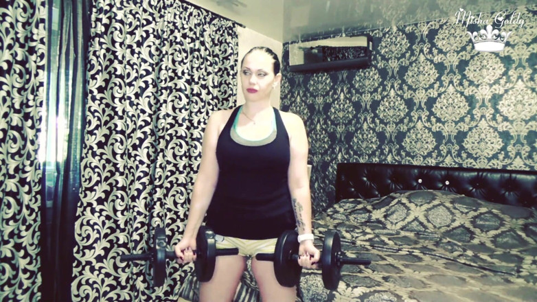 Goddess Misha Goldy: ¡105 pesas se repiten para el desafío del biceps!