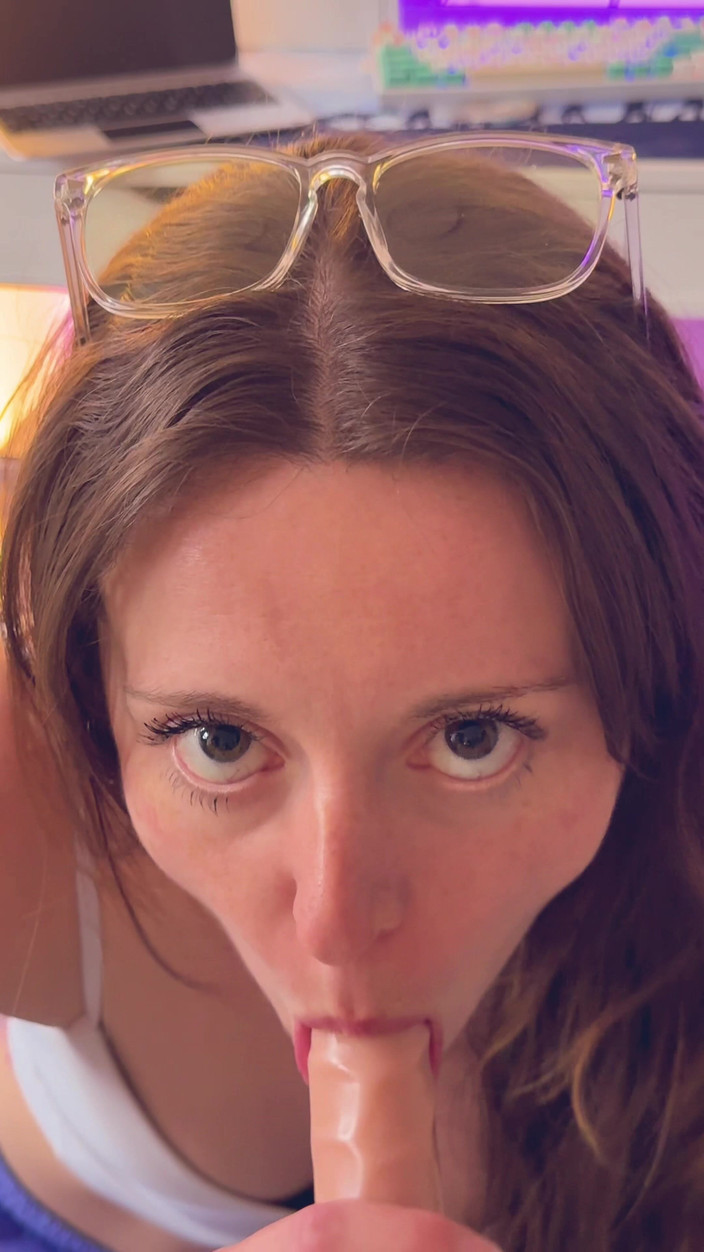 Nadia Foxx: Nahaufnahme Dildo blowjob