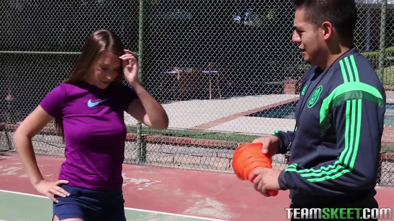 Team Skeet: สาวนักกีฬาหน้าค cute ให้โค้ชเย็ดหีตูดแน่น