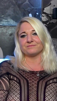 Dralle Deutsche Ehefrau Jessie - Ihr Erster Creampie-gangbang