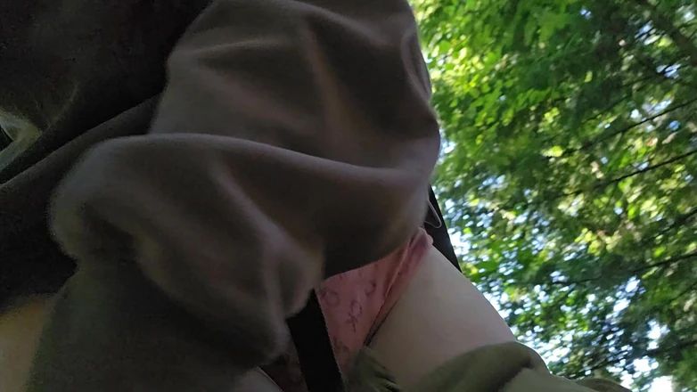 Nerdy_faery: Hiker Pees on a Log