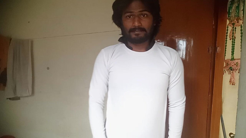 Kumbha Manoj Kumar: Blowjob Finger