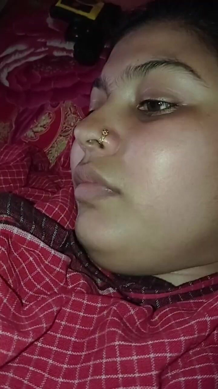 Desi Video BD: Yeni evli çiftin sevimli bakıcı kocasının aşkı