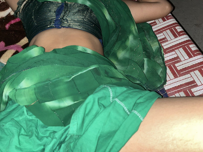 Ritu: Acidentalmente com a meia-irmã pensando que ele era sua esposa...