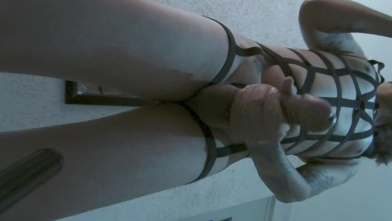 Kimberly Polizzi: Cumshot with out hands in slow motion