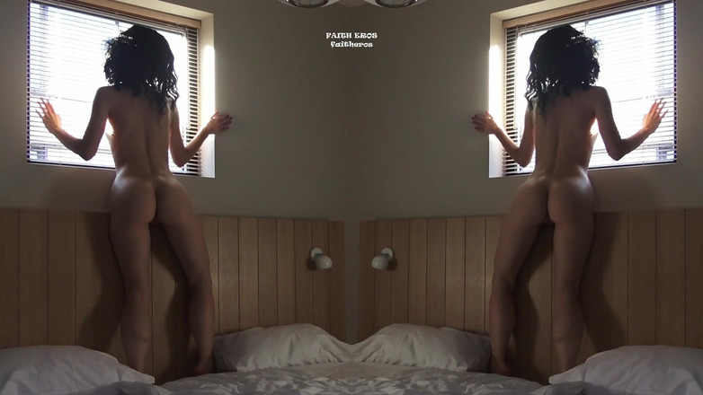 Faith Eros: Nevlastní máma chytí tvůj drobný klitoris - ponížení při masturbaci