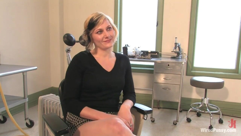 Wired Pussy by Kink: The Dentist