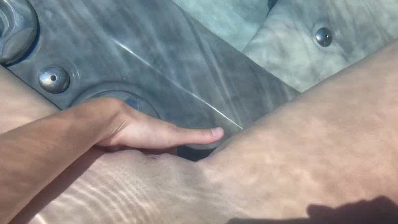 Artemisia Love: Italiana peituda Artemisia Love em sexy pov bichano jogo na...