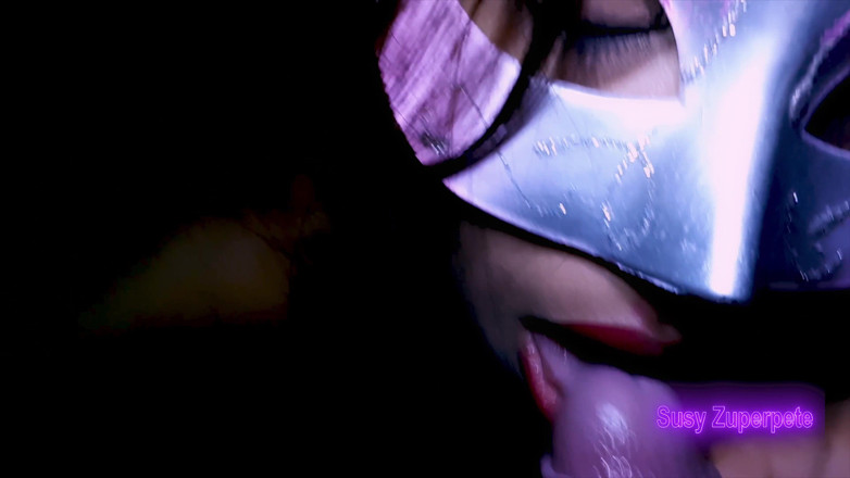 Susyzuperpete: Blowjob sensual dari seorang Latina sangat seksi menghisap zakar dan...