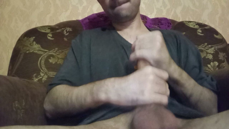 Alex Metallov: Un tip excitat își masturbează pula pentru tine. Savurați-l