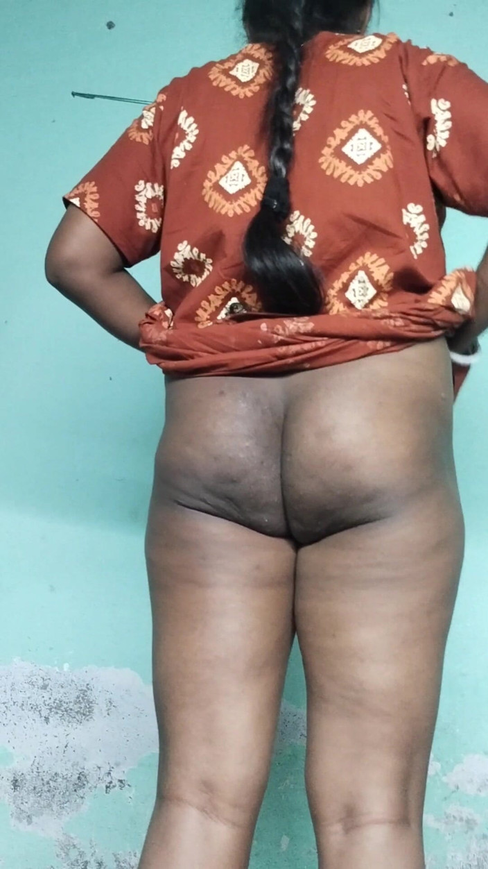 Riya darling: Desi schwarzes schönes bhabi masturbiert dicken arsch