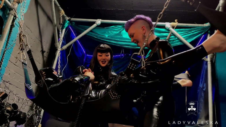 Lady Valeska: Bite géante, double équipe