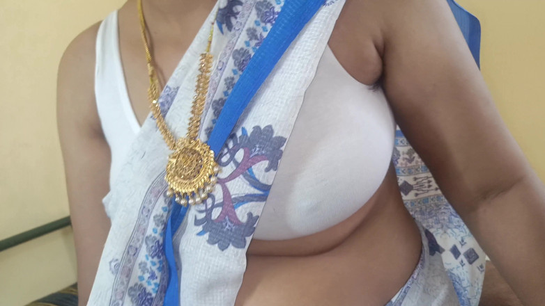 Pushpa studio: शादीशुदा जोड़े हॉट चुदाई का मजा ले रहे हैं