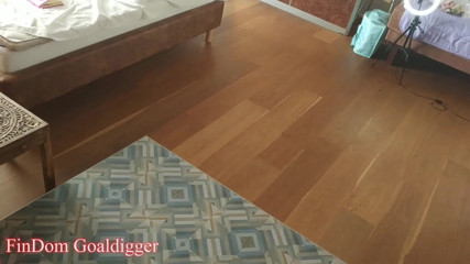 FinDom Goaldigger: Balloons bathroom stockings legs
