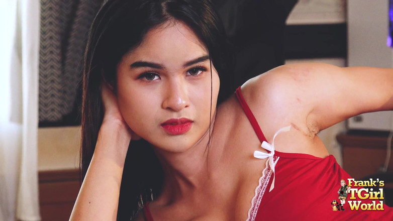Franks Tgirl World: Ladyboy Pop चिपचिपे लोड को शूट करती है