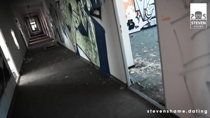 Steven Shame: Four babes enjoy pussy pounding action! StevenShame