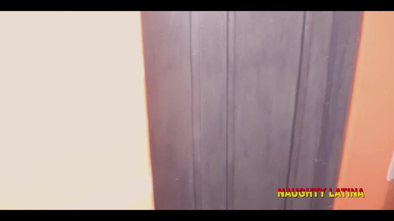 naughty latina: Je suis excitée comme une chatte mouillée dégoulinante, qui peut...