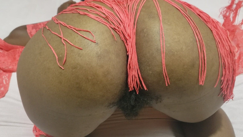 Lovemina: Welchen würdest du ersten arsch oder muschi essen?