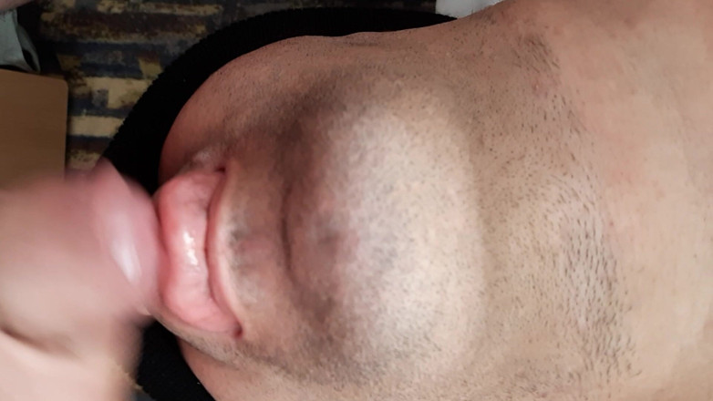 Grand Dick: Mamada con eyaculación