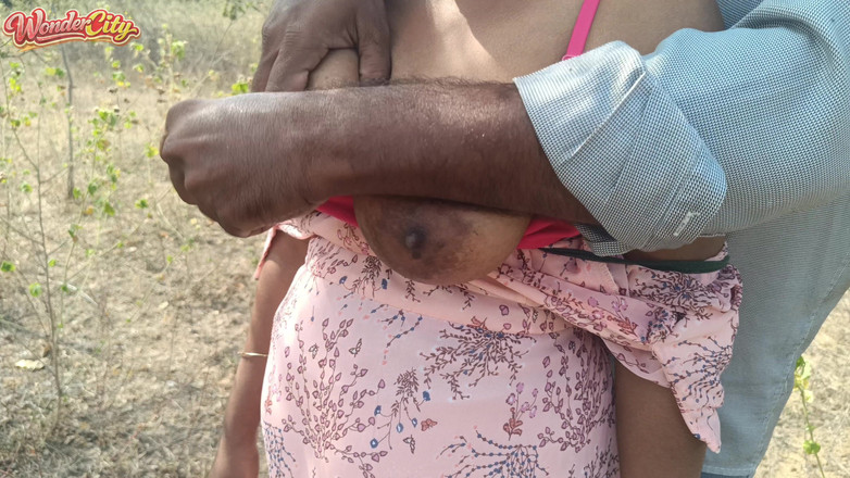 Pushpa studio: Cewek dengan aduhai ini lagi asik di hutan