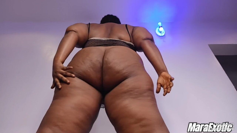 Mara Exotic: Gros cul, MILF noire, orgasme en solo - Mara Exotic