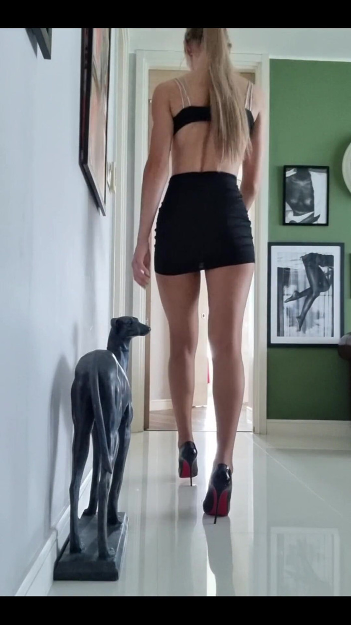 Angel The Dreamgirl: How Do You Like My Outfit?